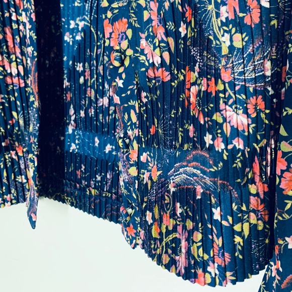 P.C.F Petite vintage floral print blue blouse - Picture 4 of 10